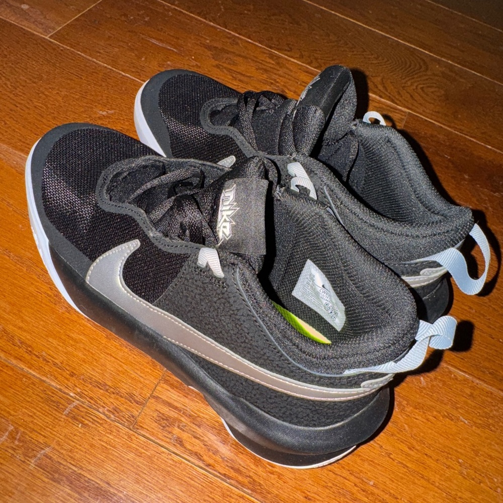 Nike Kids Black and Gray Sneakers